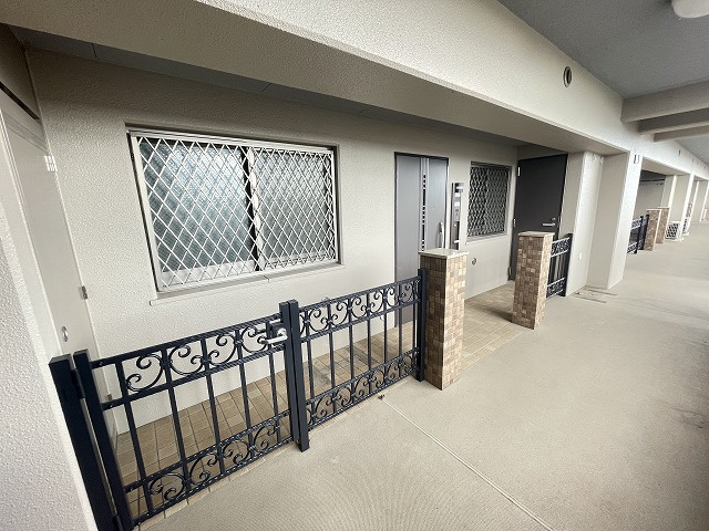 コアマンションネクステージ長嶺南のその他共用部分|戸建てのような門扉付