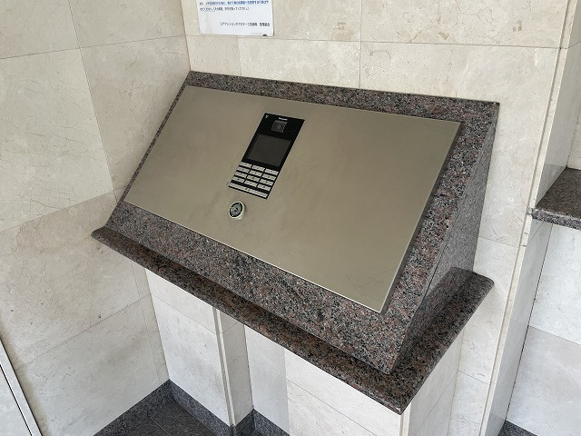 コアマンションネクステージ長嶺南の設備|防犯性の高いICチップ式集合インターホン