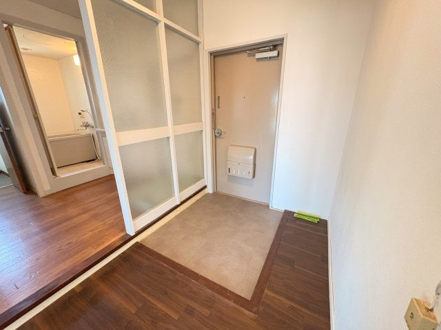 伊川谷住宅14号棟の玄関