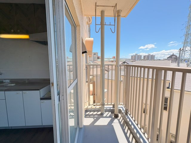 伊川谷住宅14号棟のバルコニー