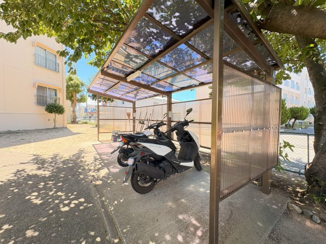 伊川谷住宅14号棟の駐輪場