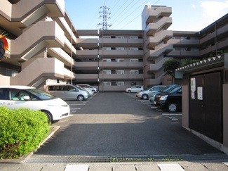 【駐車場】 | ヴィオス北大路 | 敷地内平面駐車場