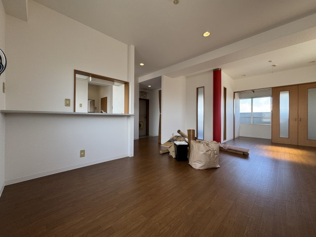 三隆（1）コーポラスの内装