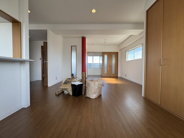 三隆（1）コーポラスの居間・リビング