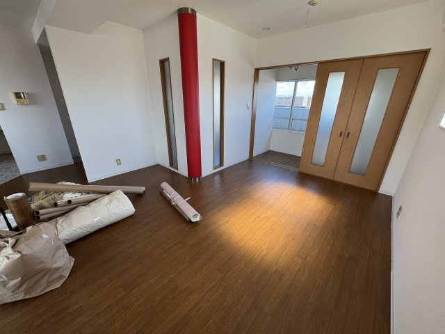 三隆（1）コーポラスの内装