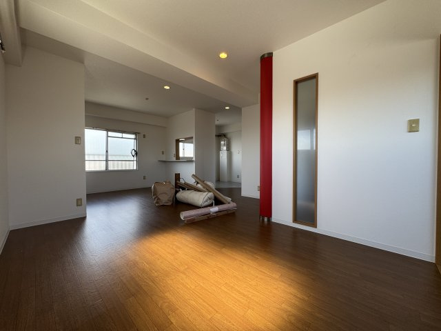 三隆（1）コーポラスの居間・リビング