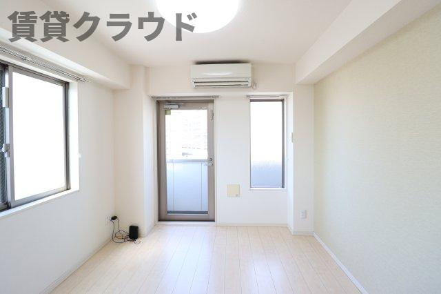 リブリ・エイリアスの寝室|広くて明るい寝室