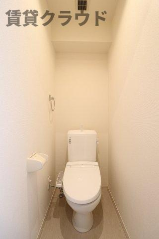 リブリ・エイリアスのトイレ|きれいな玄関です