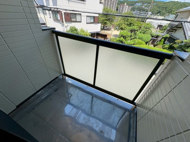 アーバンステージ生瀬のバルコニー|暖かな日差しのふりそそぐバルコニー