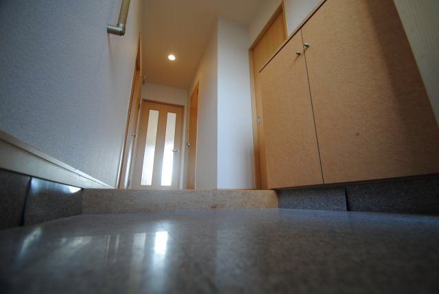 レジデンシャルの玄関