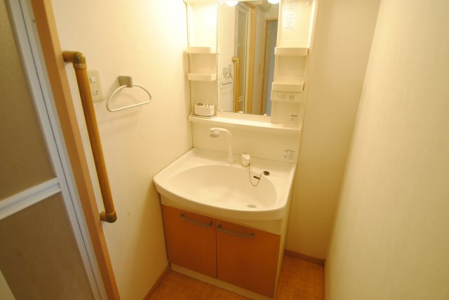 レジデンシャルの独立洗面台|内装イメージ：同物件別室