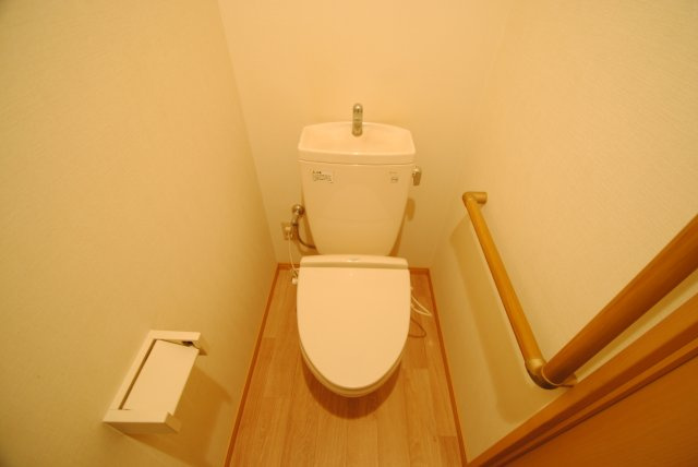 レジデンシャルのトイレ|内装イメージ：同物件別室