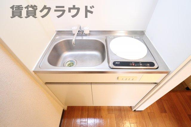 グレイス青山のキッチン|コンパクトなキッチンで掃除もラクラク