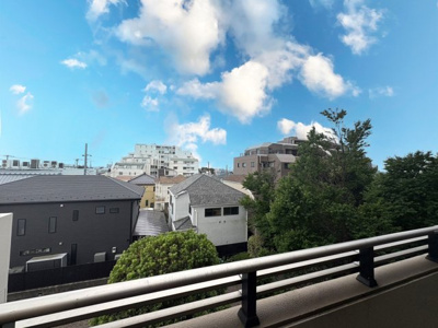 【展望】 | 東京テラスAE棟 | 開放的で心地よい視界が広がっており、都会の喧騒から離れた穏やかな雰囲気