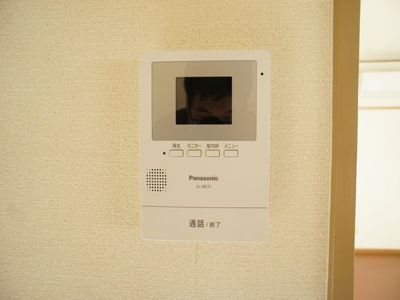 【セキュリティ】 | アレストクマクラＢ | 訪問者の確認ができるTVドアホン付きです♪