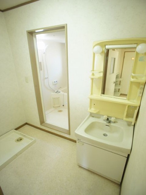 【洗面所】 | アレストクマクラＢ | 洗面化粧台と洗濯機置き場があります♪