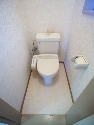 【トイレ】 | アレストクマクラＢ | 温水洗浄暖房便座機能付きです♪