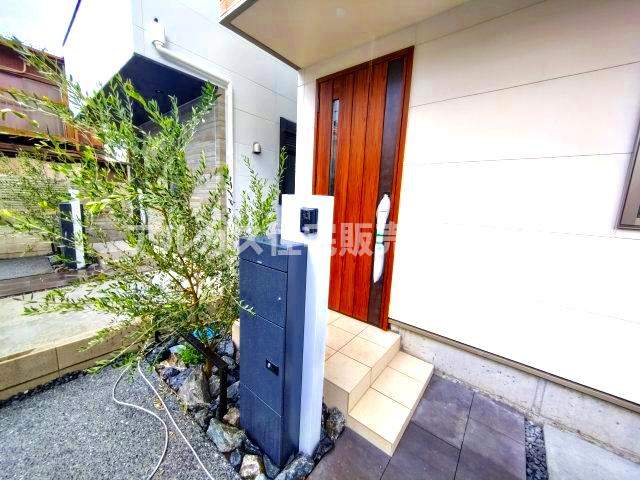 小金井市中町２丁目 新築戸建のエントランス