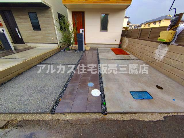 小金井市中町２丁目 新築戸建の駐車場