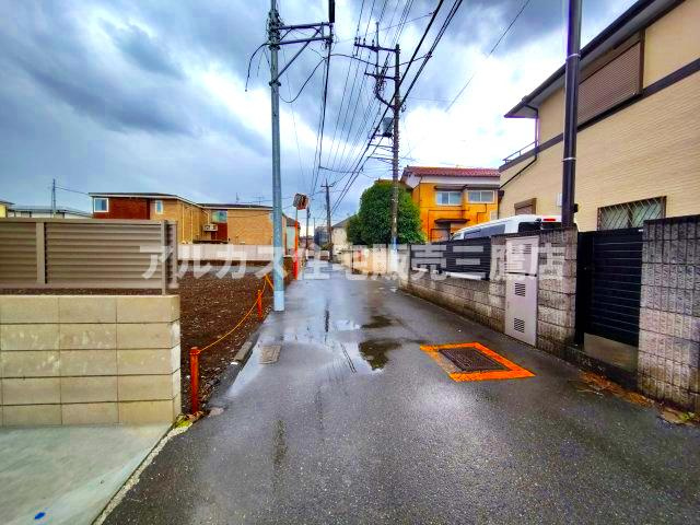 小金井市中町２丁目 新築戸建の前面道路含む現地写真
