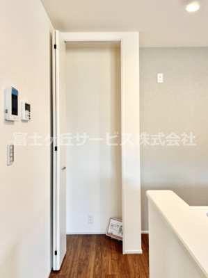 【収納】 | 富士宮市山本 新築一戸建て 1号棟 | キッチン横の収納です