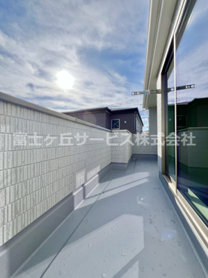 【バルコニー】 | 富士宮市山本 新築一戸建て 1号棟 | 落ち着いた時間を過ごせるバルコニーです
