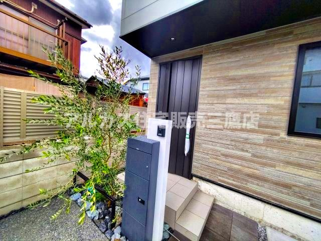 小金井市中町２丁目 新築戸建のエントランス