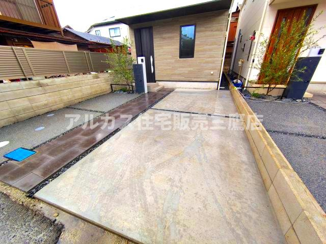 小金井市中町２丁目 新築戸建の駐車場