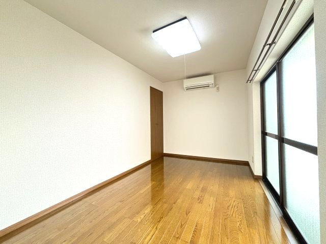 ベルメゾン一須賀Ⅲ号館の洋室
