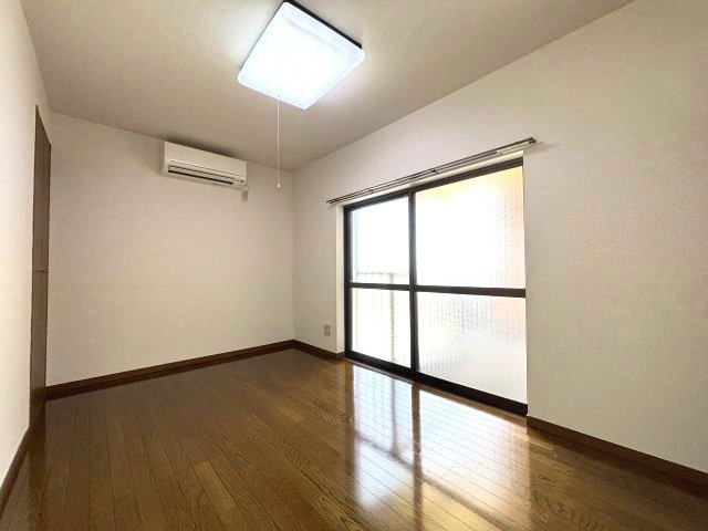 ベルメゾン一須賀Ⅲ号館の洋室