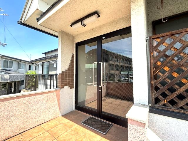 ベルメゾン一須賀Ⅲ号館のエントランス