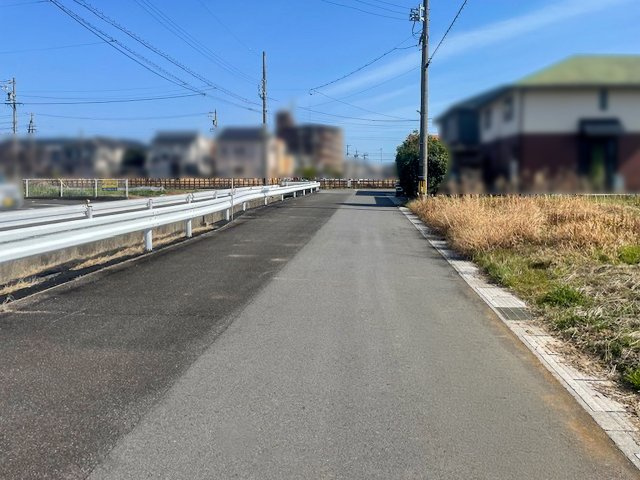 鈴鹿市野町中1丁目の前面道路含む現地写真