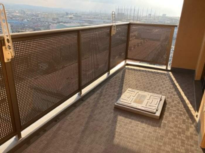 ファミールハイツ泉大津セントハーバーシティ１番館のバルコニー