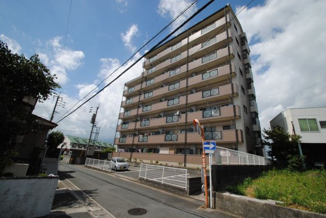 久留米市野中町の賃貸マンションの外観