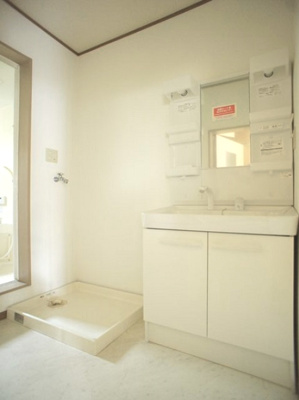 【洗面所】 | アレストクマクラＡ | 洗面化粧台と洗濯機置き場があります♪