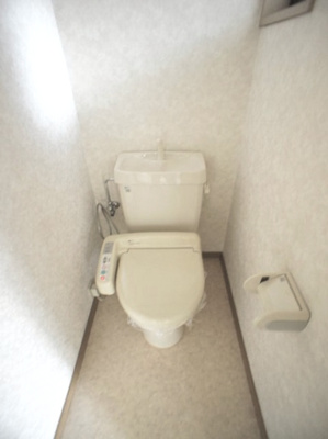 【トイレ】 | アレストクマクラＡ | 温水洗浄暖房便座機能付きです♪