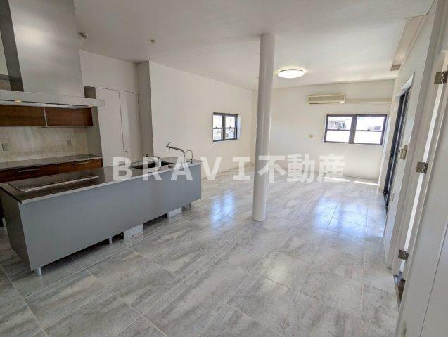 徳原マンションの居間・リビング