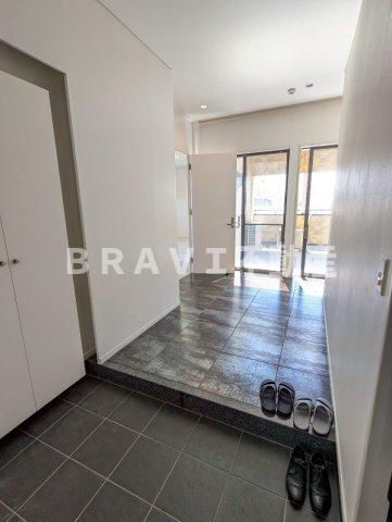 徳原マンションの玄関