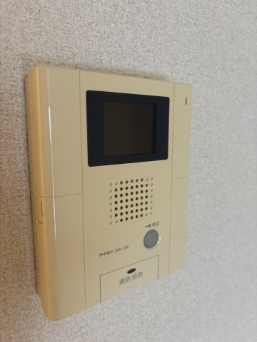 グランドクレールのセキュリティ|来訪者も確認できるモニターインターホン♪