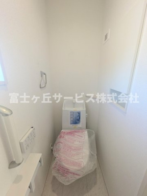 【トイレ】 | 浜松市中央区泉4丁目 新築一戸建て | １F2F同タイプのトイレがあります
