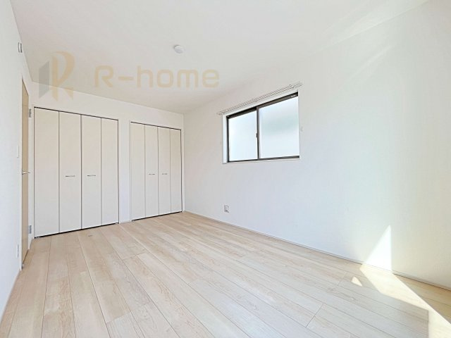 水戸市見和3丁目　新築戸建て　A号棟の洋室|どんな部屋家具も合わせやすいシンプルな洋室！
たっぷりの日差しと心地よい風が舞い込む住まい♪