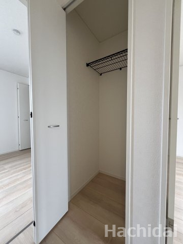 碧南市相生町第1（新築一戸建）の収納|２階ホールクローゼット