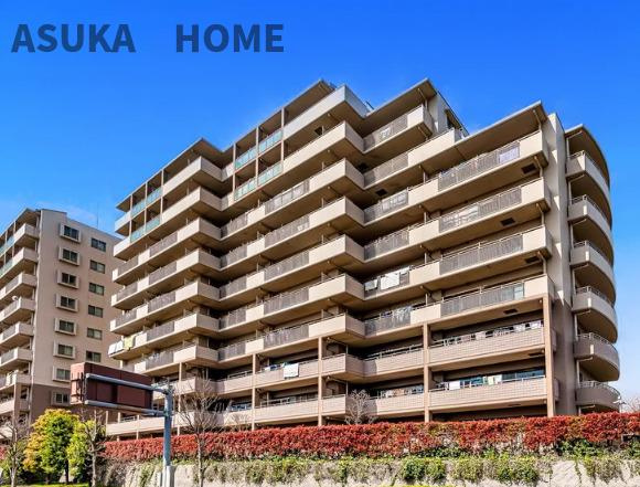 仲町台パークヒルズの外観|爽やかな青空の下に贅沢なほどに降り注ぐ陽光、豊かな居住性と、クオリティが見事に調和した住空間は、喜びを感じさせてくれます♪