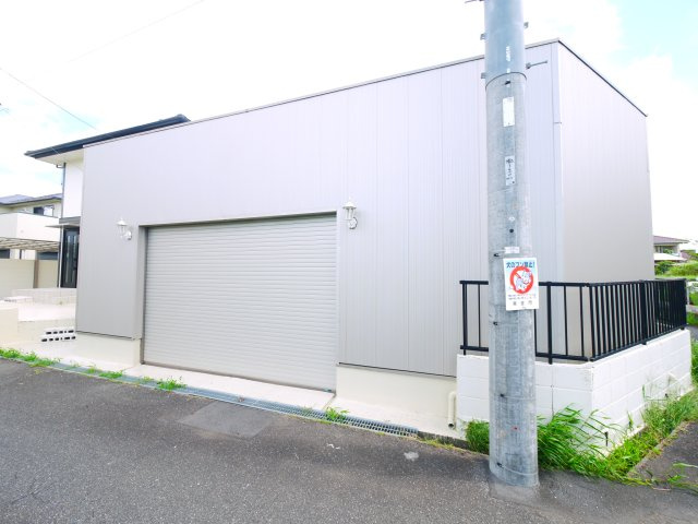 東金市二之袋　中古戸建の間取り|ガレージ車庫・カーポート付 合計3台駐車可 ３LDK リフォーム歴あり ユニットバス 閑静な分譲地内