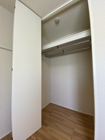 トリニティコート等々力の収納|奥行きのあるクローゼット♪