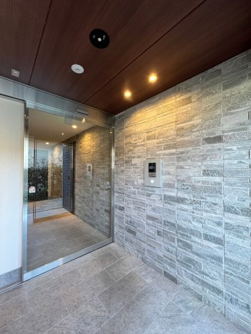 トリニティコート等々力のエントランス|共用部入り口はオートロック♪