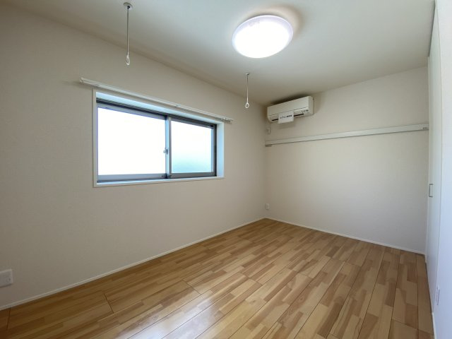 トリニティコート等々力の寝室|室内干し用のホスクリーンあり♪