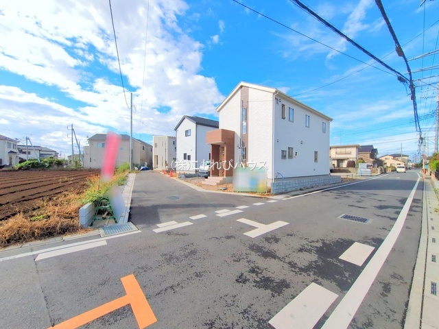 鴻巣市原馬室　新築一戸建て　（3区画）　01の前面道路含む現地写真|撮影：'25/10/06