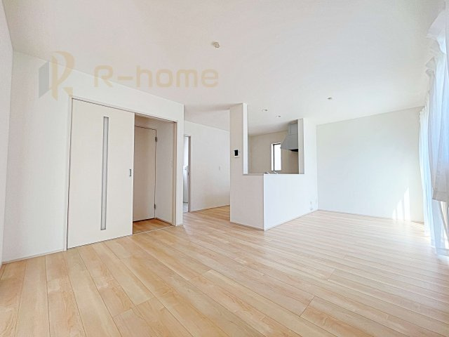 水戸市見和3丁目　新築戸建て　B号棟の外観|広くて明るいＬＤＫ♪ ゆったりくつろげるリビングスペースで、ご家族皆様の笑顔が溢れます。