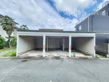 幾久富貸家の駐車場